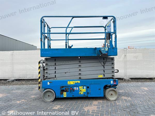 Grote foto genie gs4047 hoogwerker gs 4047 schaarhoogwerker doe het zelf en verbouw hoogwerkers