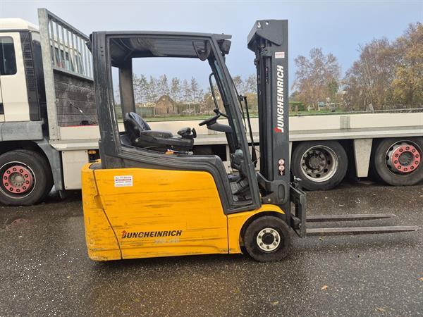 Grote foto jungheinrich efg220 2 ton 3 wieler elektrisch mast 3f480 4792 uur. agrarisch heftrucks