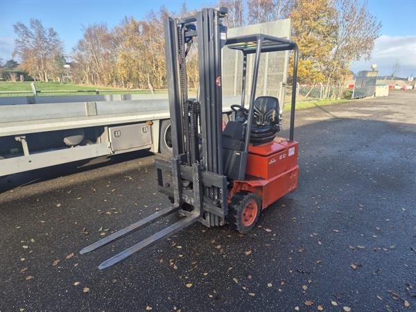 Grote foto linde e12z 02 3 wieler elektrisch mast 3f460 b.j. 2000 4600 uur. agrarisch heftrucks