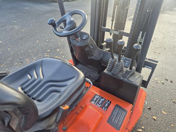 Grote foto linde e12z 02 3 wieler elektrisch mast 3f460 b.j. 2000 4600 uur. agrarisch heftrucks