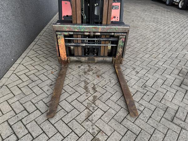 Grote foto linde h25d triplo 590 freelift sideshift vorkversteller vw diesel 2007 agrarisch heftrucks