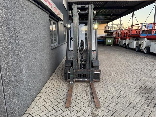 Grote foto linde h25d 02 triplo 550 freelift sideshift 4e functie vw diesel 2014 agrarisch heftrucks