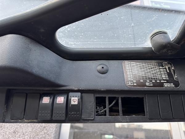 Grote foto linde h25d 02 triplo 550 freelift sideshift 4e functie vw diesel 2014 agrarisch heftrucks