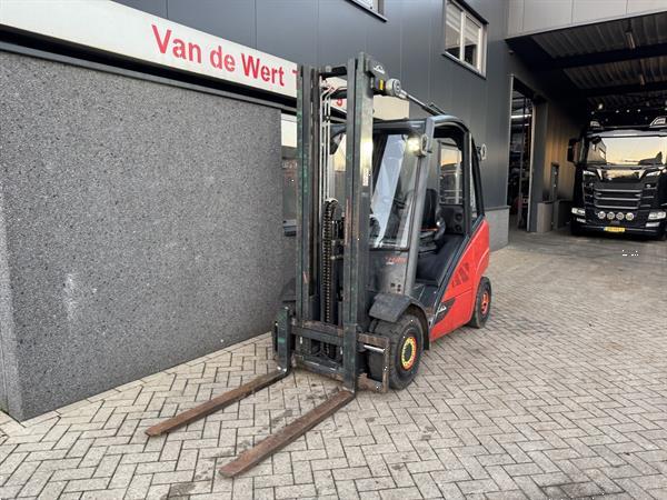 Grote foto linde h25d 02 triplo 550 freelift sideshift 4e functie vw diesel 2014 agrarisch heftrucks
