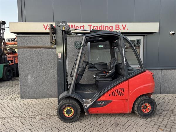 Grote foto linde h25d 02 triplo 550 freelift sideshift 4e functie vw diesel 2014 agrarisch heftrucks