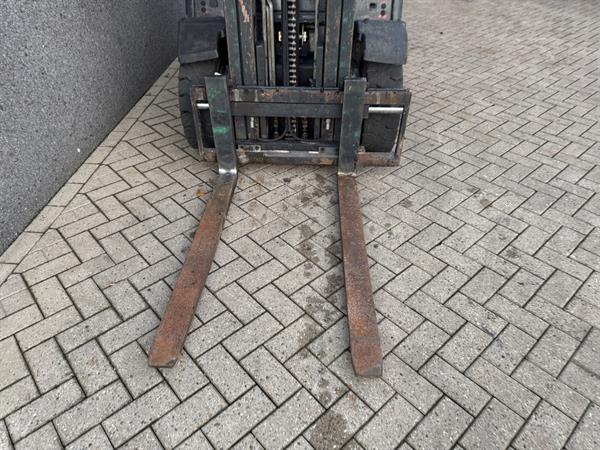 Grote foto linde h25d 02 triplo 550 freelift sideshift 4e functie vw diesel 2014 agrarisch heftrucks