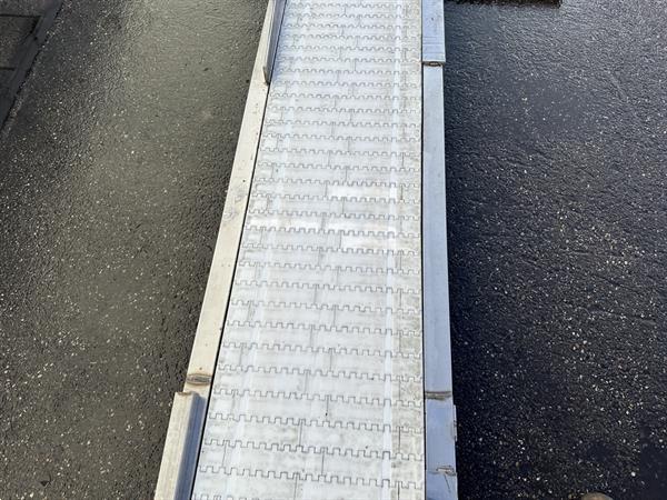 Grote foto qj producties transportband 765 x 45 cm met riem pp modulair agrarisch transportbanden