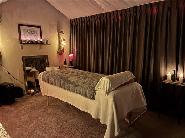 Grote foto totale ontspanningsmassage diensten en vakmensen masseurs en massagesalons