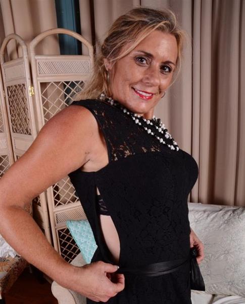 Grote foto ik wil de laatste fase zeer aangenaam maken erotiek contact vrouw tot man