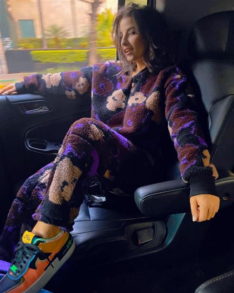 Grote foto sexy brutale meid met prachtige borsten erotiek vrouw zoekt man