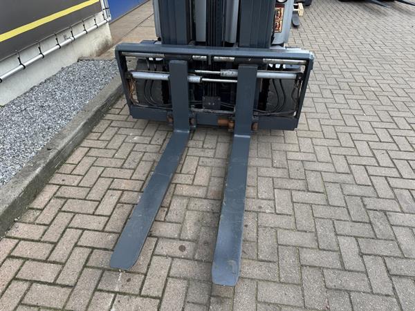 Grote foto vs 22501 elektrische triplex heftruck still rx60 30 bj2012 agrarisch heftrucks