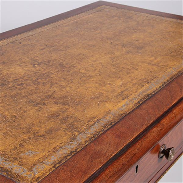 Grote foto sidetable of kleine schrijftafel met 2 laden en groenbruin leer ingelegd no.350208 antiek en kunst stoelen en banken