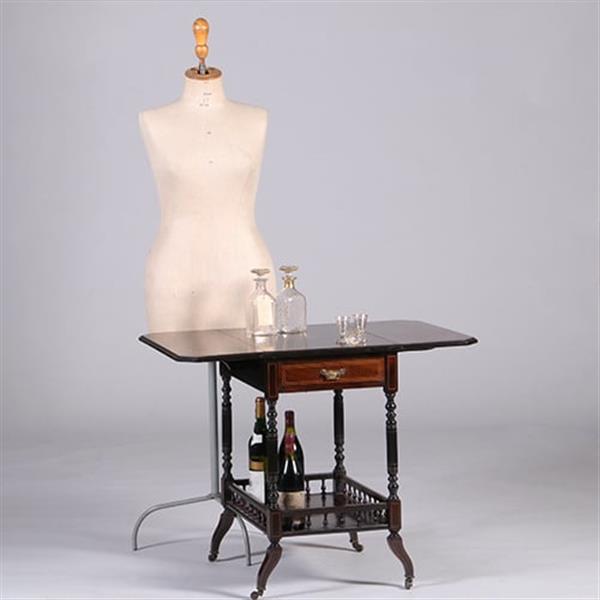 Grote foto drankentafel met 2 hangoren en lade rijk en prachtig ingelegd no.342040 antiek en kunst stoelen en banken