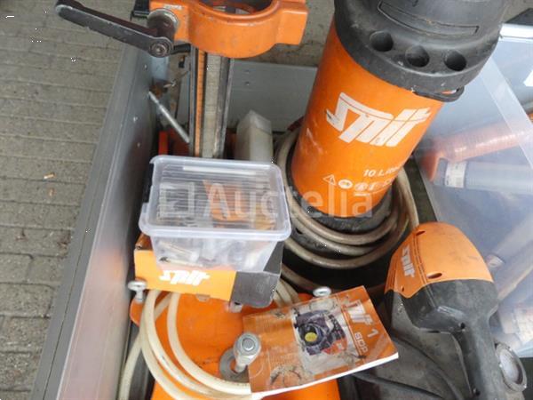 Grote foto 2 kernboormachines en diverse accessoires spit doe het zelf en verbouw ijzerwaren en bevestigingsmiddelen