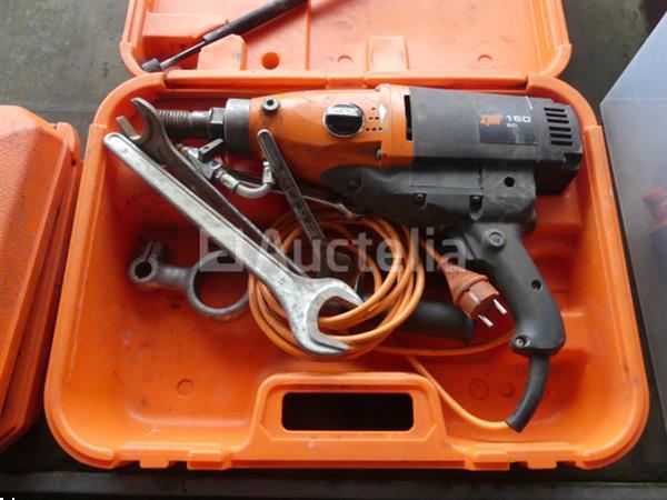 Grote foto 2 kernboormachines en diverse accessoires spit doe het zelf en verbouw ijzerwaren en bevestigingsmiddelen