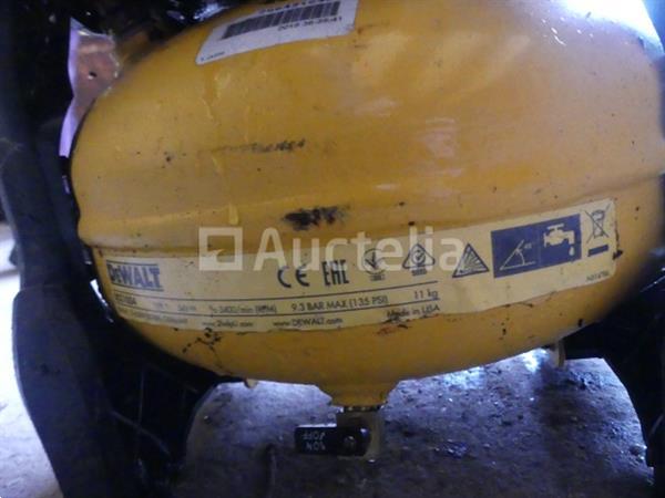 Grote foto dewalt draagbare batterijcompressor dcc1054 snoerloos doe het zelf en verbouw compressors