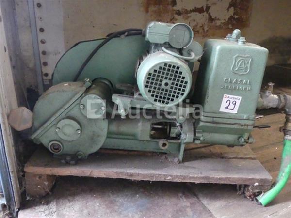 Grote foto classal waterpomp agrarisch pompen