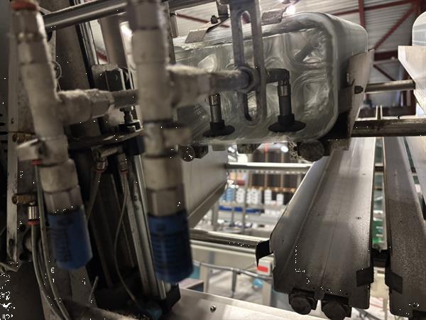 Grote foto sorma w12 126 afweegmachine met elevator punnet ontnester en vuller agrarisch tuinbouw