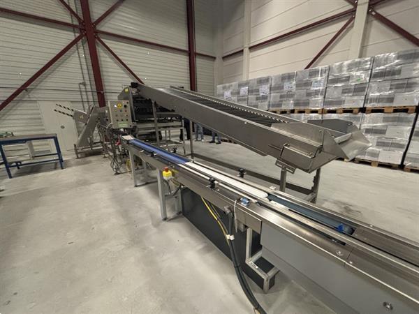 Grote foto sorma w12 126 afweegmachine met elevator punnet ontnester en vuller agrarisch tuinbouw