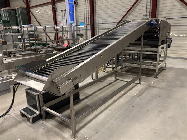 Grote foto sorma w12 126 afweegmachine met elevator punnet ontnester en vuller agrarisch tuinbouw