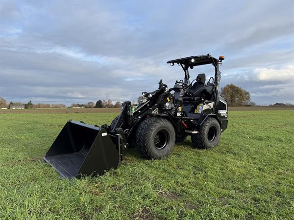 Grote foto giant g2700 x tra hd black edition minishovel nieuw 745 lease agrarisch shovels