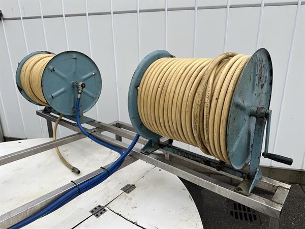 Grote foto empas 34 85 45 spuitreservoir bak 2200 liter met 2 haspels en pomp agrarisch onkruidbestrijding