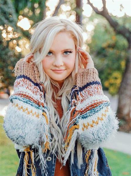 Grote foto blondine zoekt leuke gast contacten en berichten vrouw zoekt man