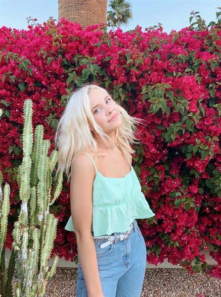 Grote foto blondine zoekt leuke gast contacten en berichten vrouw zoekt man