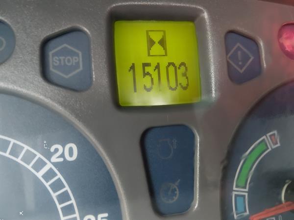 Grote foto new holland ts 135a plus met luchtremmen agrarisch tractoren