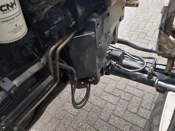 Grote foto new holland ts 135a plus met luchtremmen agrarisch tractoren