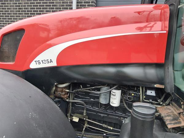 Grote foto new holland ts 135a plus met luchtremmen agrarisch tractoren