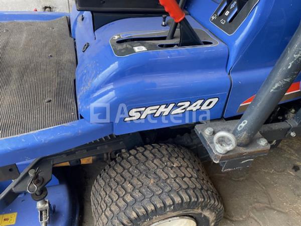 Grote foto iseki sfh240 professionele zitmaaier sbc550f tuin en terras zitmaaiers