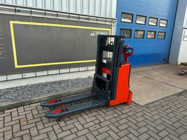 Grote foto vs 22497 elektrische duo stapelaar linded06 1724mm doe het zelf en verbouw hefwerktuigen