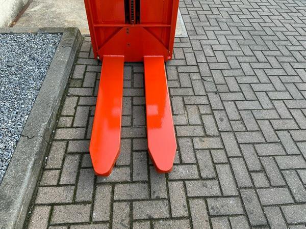 Grote foto vs 22499 compacte duo elektrische stapelaar linde 1010mm doe het zelf en verbouw hefwerktuigen