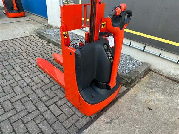 Grote foto vs 22499 compacte duo elektrische stapelaar linde 1010mm doe het zelf en verbouw hefwerktuigen