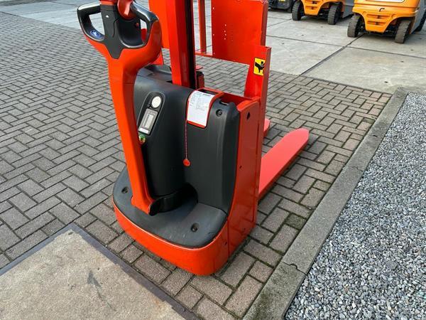 Grote foto vs 22500 compacte duo elektrische stapelaar linde 1010mm doe het zelf en verbouw hefwerktuigen