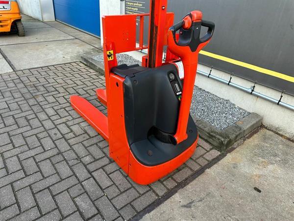 Grote foto vs 22500 compacte duo elektrische stapelaar linde 1010mm doe het zelf en verbouw hefwerktuigen