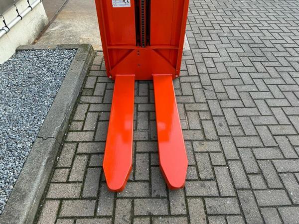 Grote foto vs 22500 compacte duo elektrische stapelaar linde 1010mm doe het zelf en verbouw hefwerktuigen