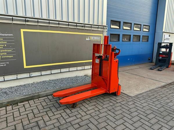 Grote foto vs 22500 compacte duo elektrische stapelaar linde 1010mm doe het zelf en verbouw hefwerktuigen