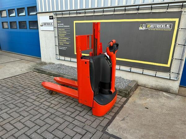 Grote foto vs 22500 compacte duo elektrische stapelaar linde 1010mm doe het zelf en verbouw hefwerktuigen