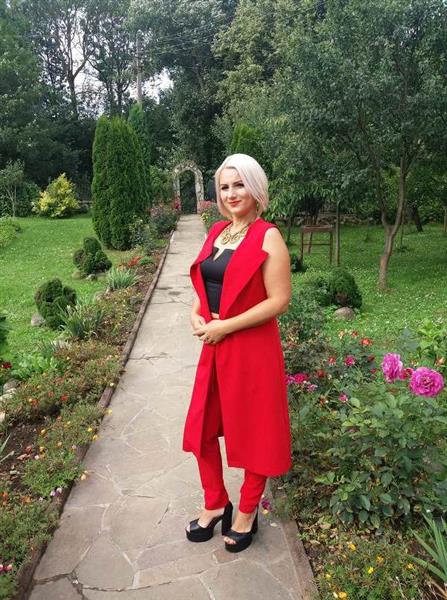 Grote foto jonge oma 49 zoekt zelfstandige man contacten en berichten vrouw zoekt man