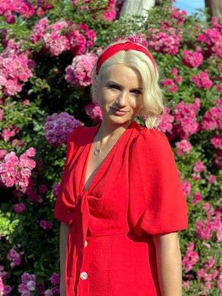 Grote foto jonge oma 49 zoekt zelfstandige man contacten en berichten vrouw zoekt man