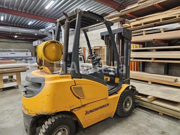 Grote foto jungheirich tfg 25bk gastegengewichtwagen agrarisch heftrucks