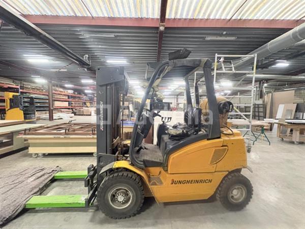 Grote foto jungheirich tfg 25bk gastegengewichtwagen agrarisch heftrucks