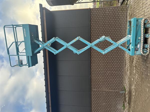 Grote foto hoogwerker rupshoogwerker airman encl045 schaarhoogwerker aichi doe het zelf en verbouw hoogwerkers