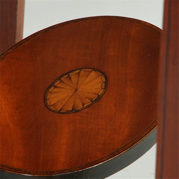 Grote foto strak mahoniehouten vitrinetafeltje of juwelen tafeltje met ingelgd ovaal onderblad no.351960 antiek en kunst stoelen en banken