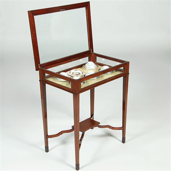 Grote foto vitrinetafeltje met ingelegde hulsthouten biezen langs boven en onderblad no.351955 antiek en kunst stoelen en banken