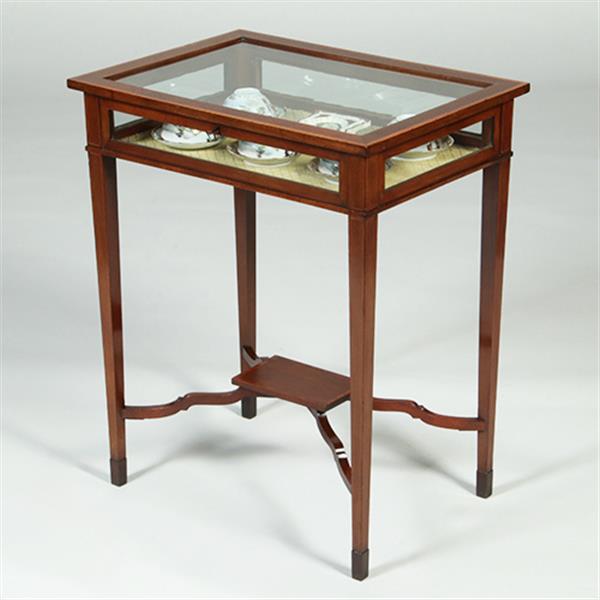 Grote foto vitrinetafeltje met ingelegde hulsthouten biezen langs boven en onderblad no.351955 antiek en kunst stoelen en banken