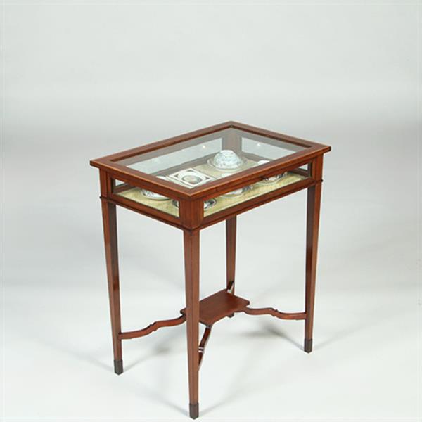 Grote foto vitrinetafeltje met ingelegde hulsthouten biezen langs boven en onderblad no.351955 antiek en kunst stoelen en banken