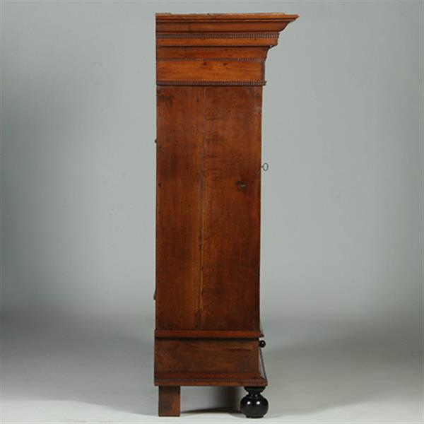 Grote foto kleine pastoorskast in warme kleur eikenhout ca 1700 no.351925 antiek en kunst stoelen en banken